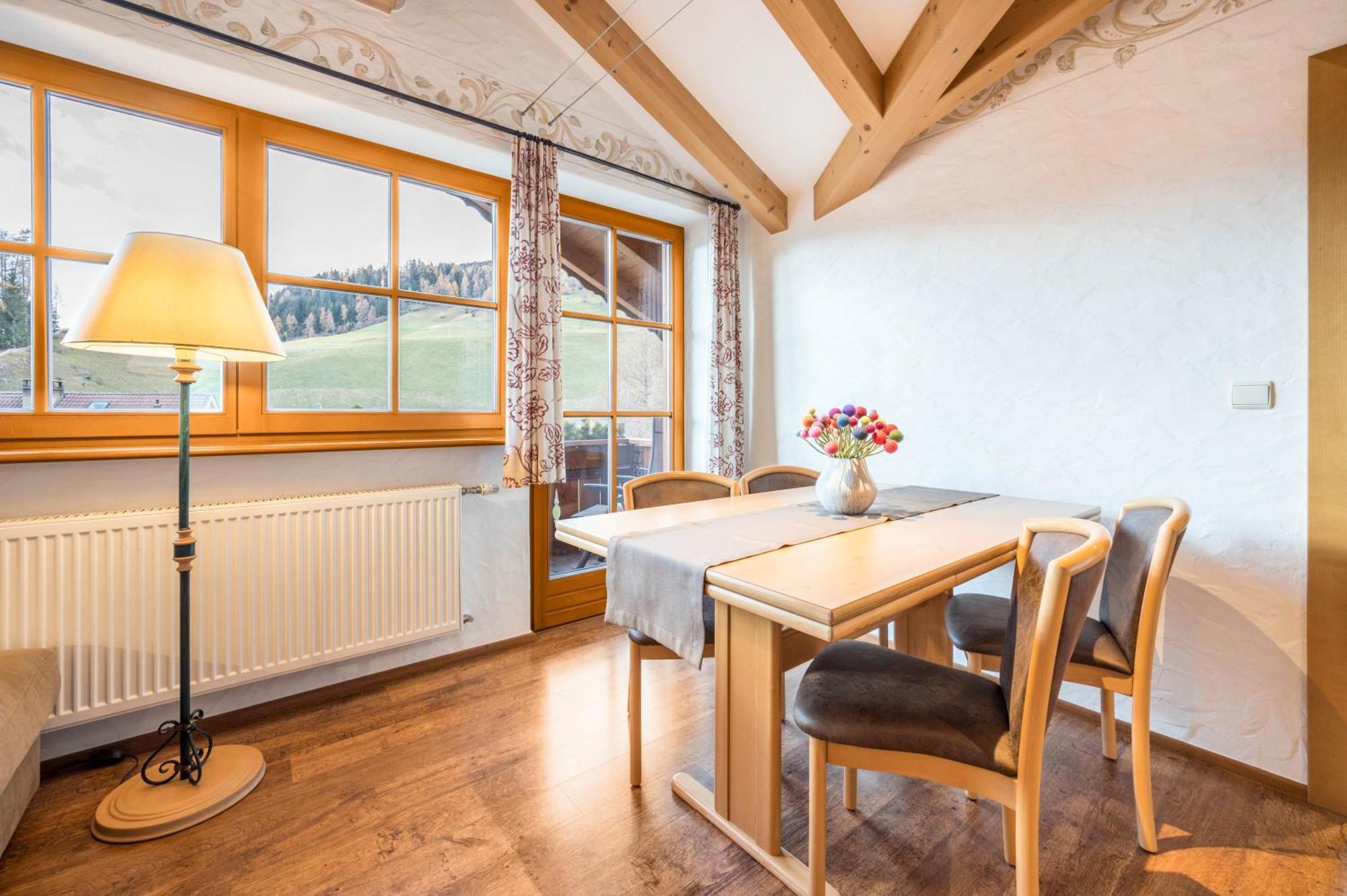 Haus Zur Vogelweide App 6 Apartamento Dobbiaco Exterior foto