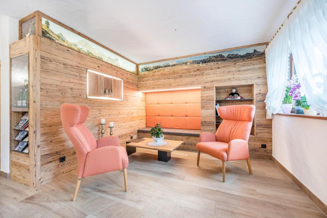 Haus Zur Vogelweide App 6 Apartamento Dobbiaco Exterior foto